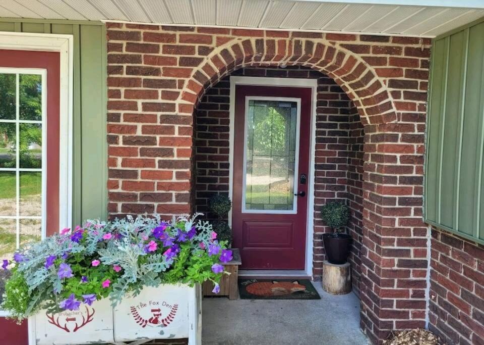 Family Friendly Cottage ☆Walking Distance To Beach Lion's Head Bagian luar foto