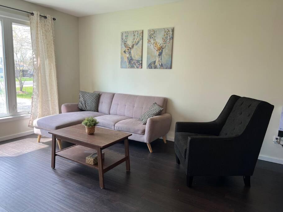 Family Friendly Cottage ☆Walking Distance To Beach Lion's Head Bagian luar foto