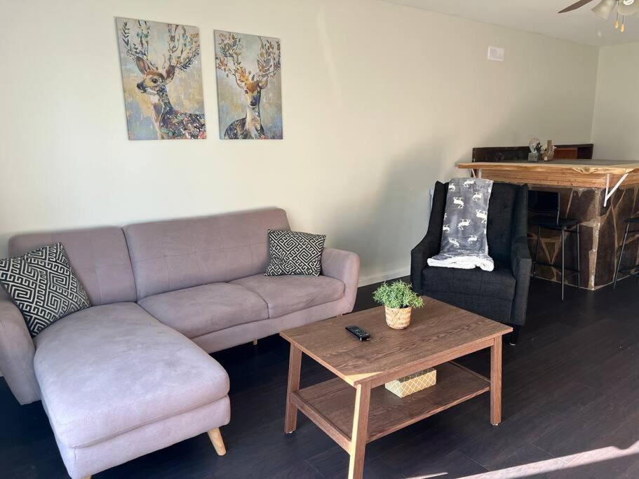 Family Friendly Cottage ☆Walking Distance To Beach Lion's Head Bagian luar foto