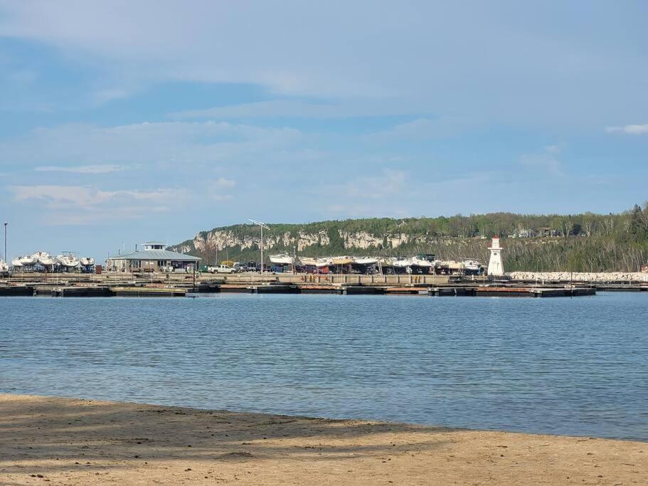 Family Friendly Cottage ☆Walking Distance To Beach Lion's Head Bagian luar foto